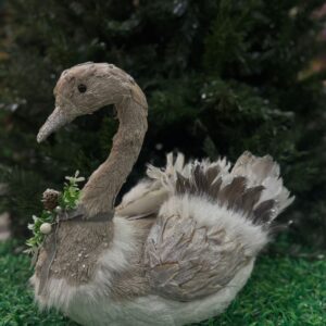 Cisne Natural Con Moño Y Piña 38 Cm