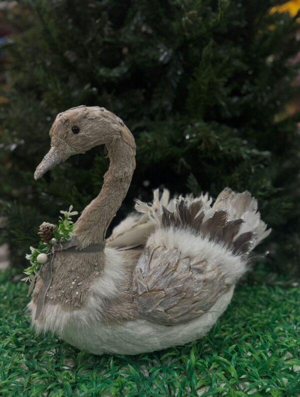 Cisne Natural Con Moño Y Piña 38 Cm