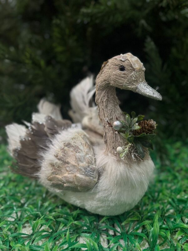Cisne Natural Con Moño Y Piña 24cm